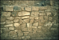 Kiva 1, close-up of lower wall masonry and bench surface (SL-YJ-JC-021)